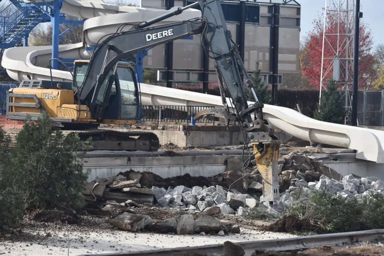 The end arrives for old Aquatic Center